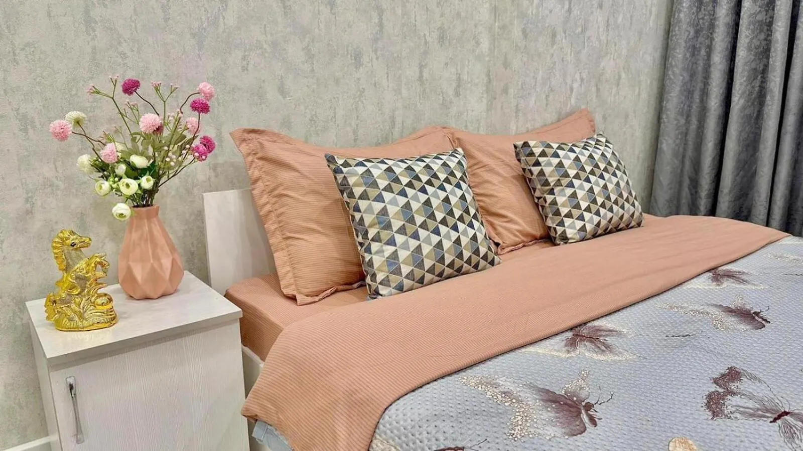 Apartment Красивые Теплые Апартаменты В Центре Nur-Sultan